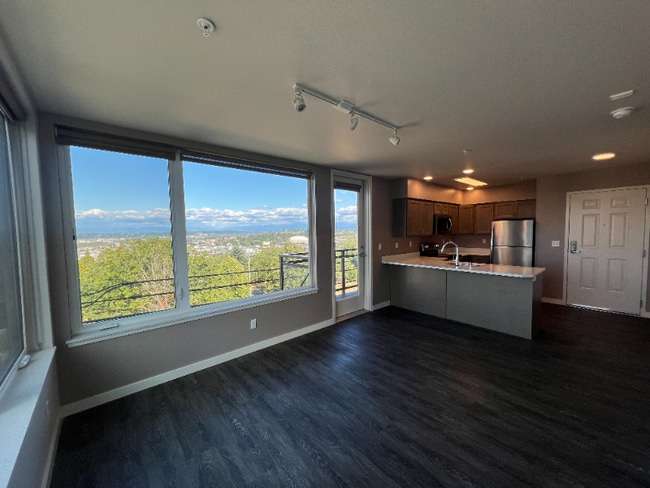 Photo - 1925 S I St Unidad B204