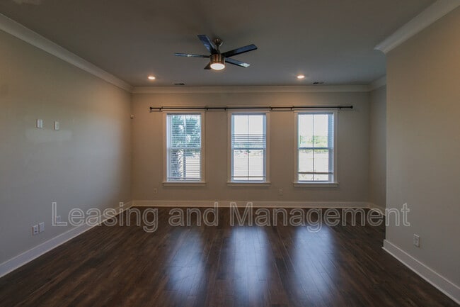 Photo - 1624 Florentia St