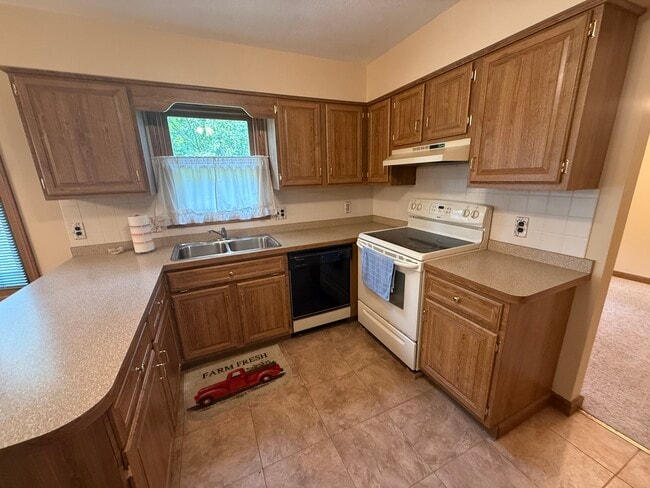 Photo - 4669 Pinehurst Dr
