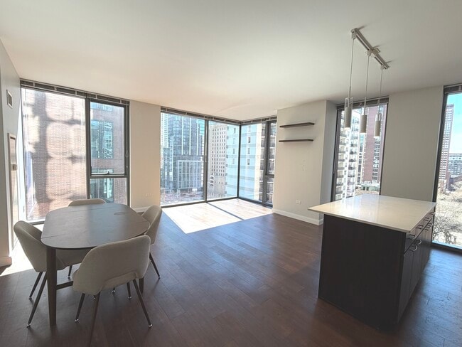 Photo - 845 N State St Unidad 902