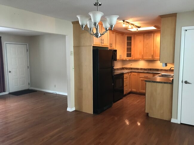 Photo - 1708 Kildahl Ave