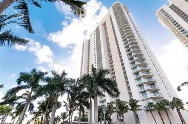 Building Photo - 3000 Oasis Grand Blvd Rental