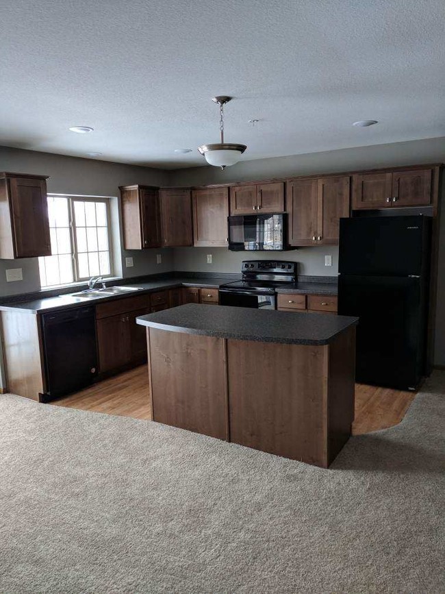 Building Photo - Avon Estates Rental