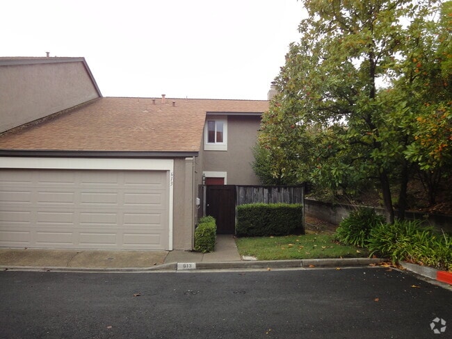 Building Photo - 613 Cedar Pl Rental