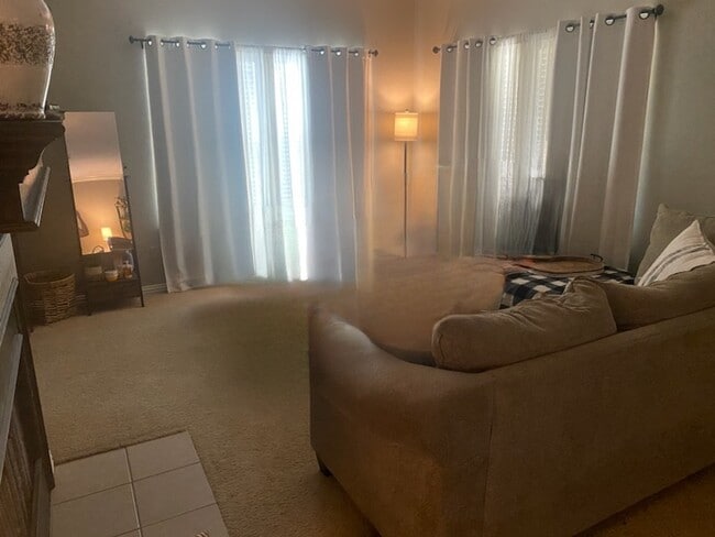 Photo - 15 C R 640 B C