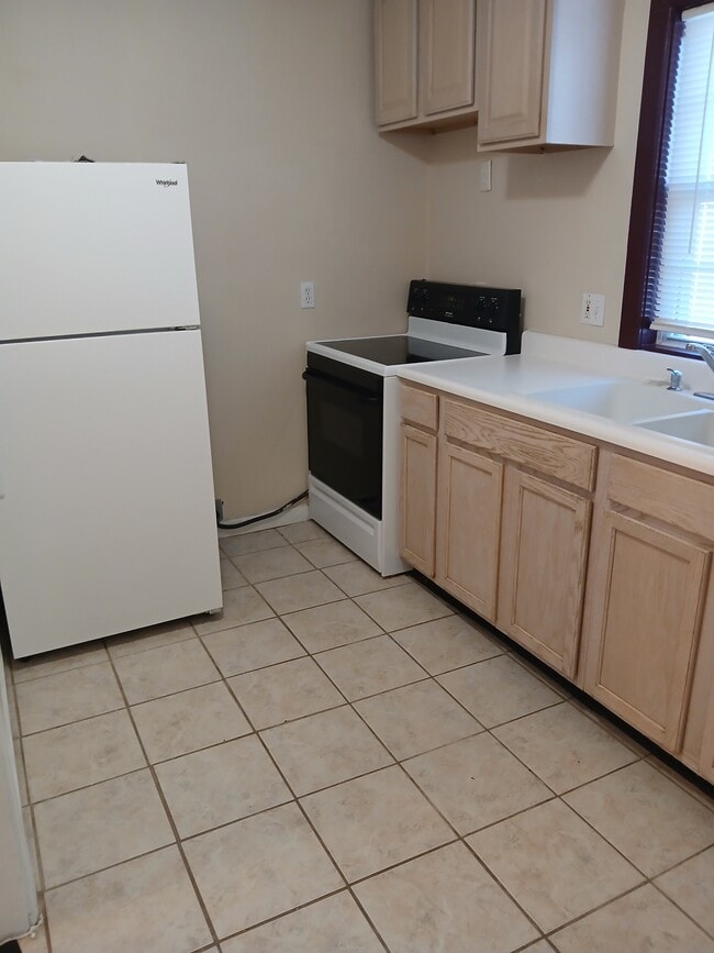 Photo - 709 S Poplar St