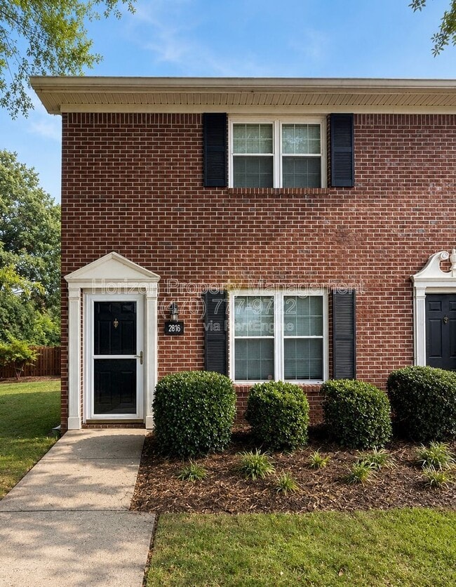 Building Photo - 2816 Florence Dr