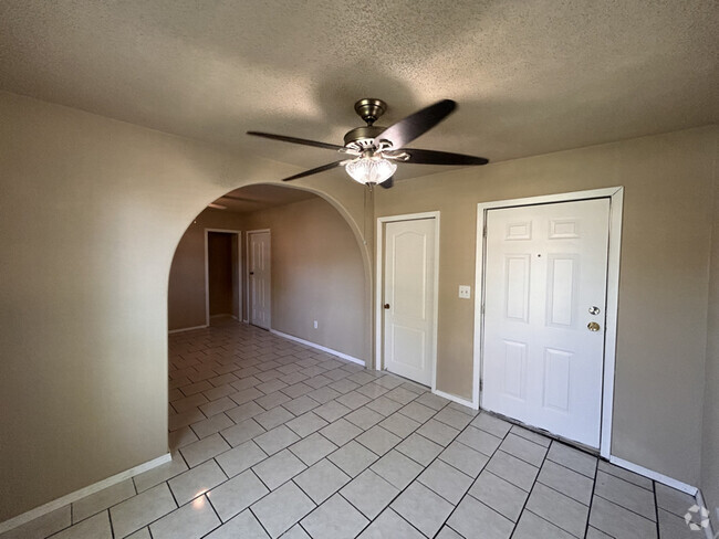 Building Photo - 711 La Vega St Rental