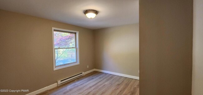 Photo - 172 Shannon Dr