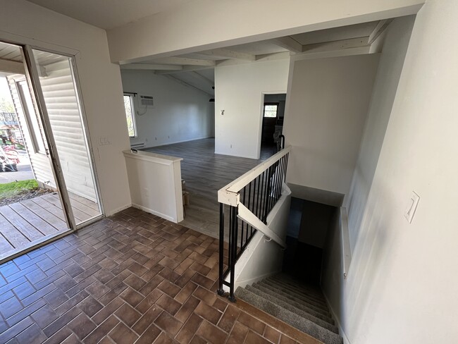 Photo - 127 Hillview Ln