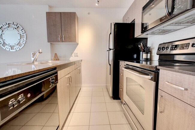 Photo - 610 Granville St Unit ID1345534P