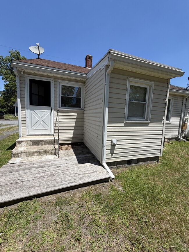 Photo - 406 Maple St