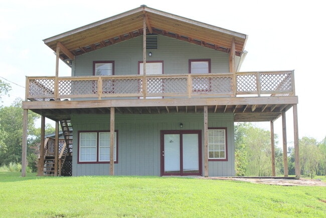 1BD/1BA in Chickamauga - Water, trash, and... - 1BD/1BA in Chickamauga - Water, trash, and... House