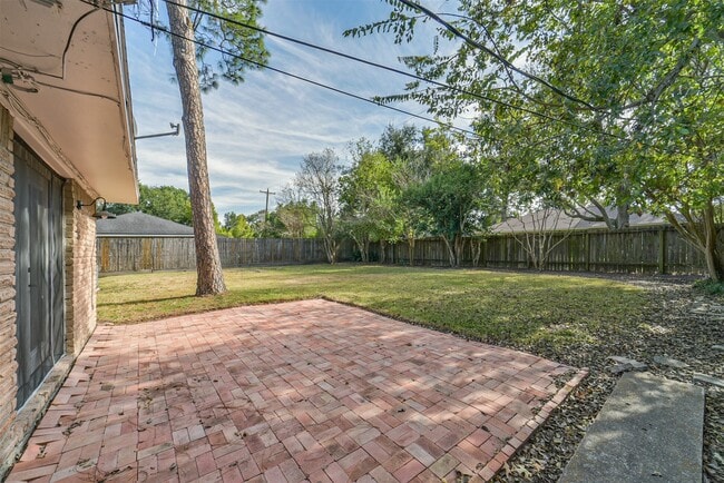 Building Photo - 5511 Kinglet St