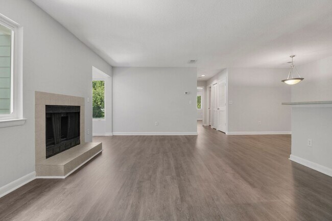 Photo - 277 Alexandra Dr Unit 7