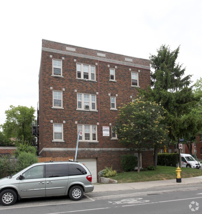 Photo - 2 Connaught Circle