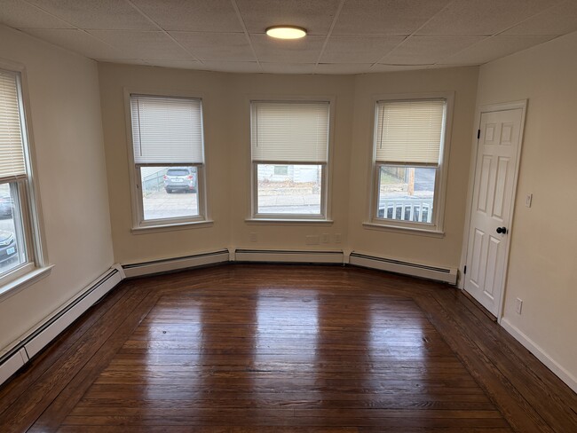 Living Room not staged - 72 Darling St Unit Apt 1.