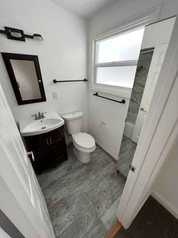 Photo - 375 Bonair St