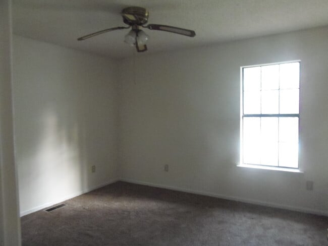 Photo - 3 bedroom brick home in Summerville