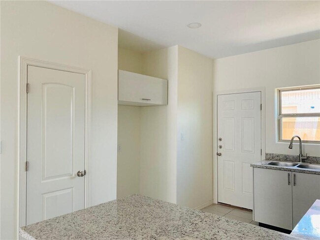 Photo - 14 S Michigan St Unit 2