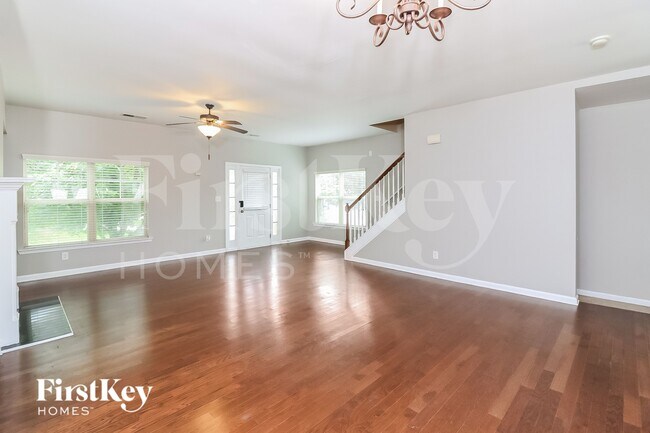 Photo - 850 Riverdance Dr