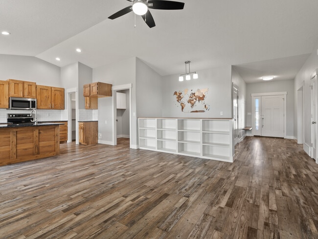 Photo - 1459 Foxmore St