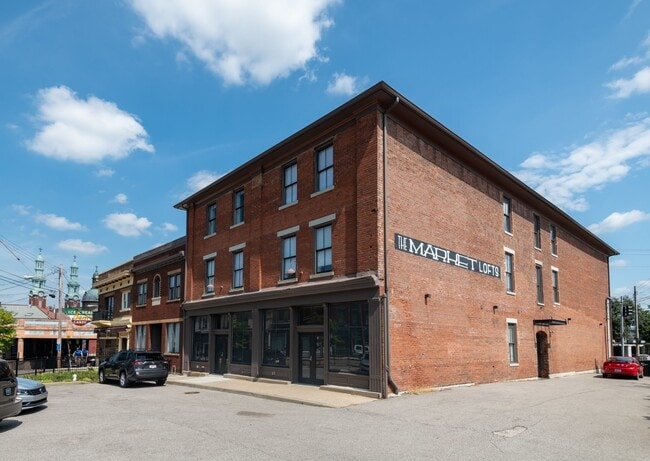 Building Photo - Urban Market Loft Apartment Unit 2B