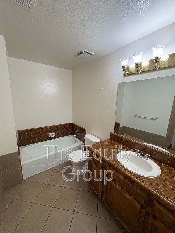 Photo - 1748 E Laura Ave