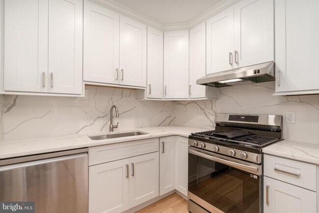 Photo - 523 Constitution Ave NE Unit 3