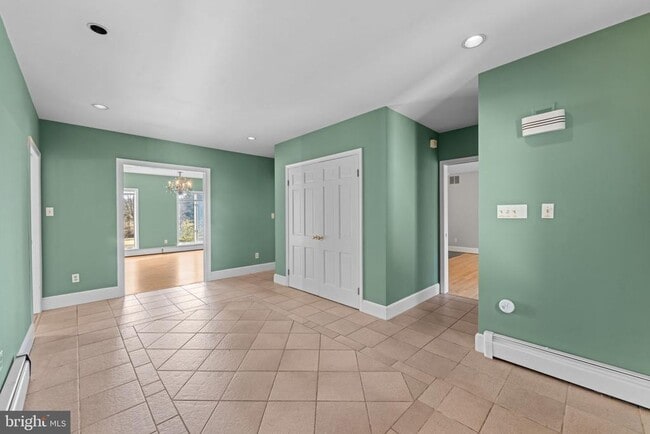 Photo - 901 Walker Rd