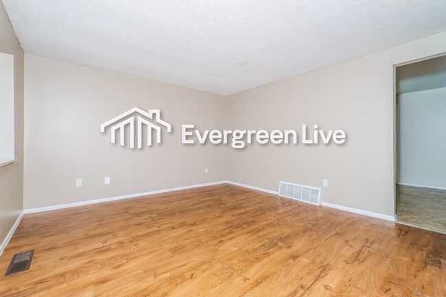 Photo - 2578 Bethesda Ave