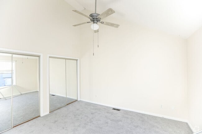 Building Photo - Low Maintenance Condo