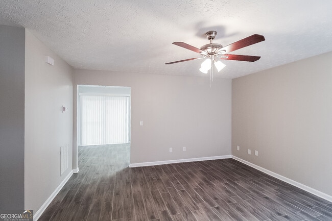 Photo - 6793 Creeks Edge Ct