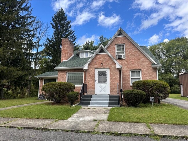 Building Photo - 99 Castle Creek Rd Rental