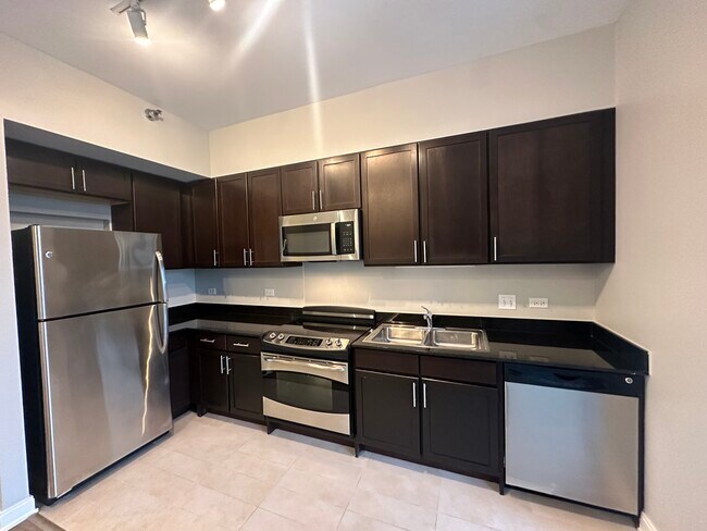 Photo - 227 W Lake St Unit 1