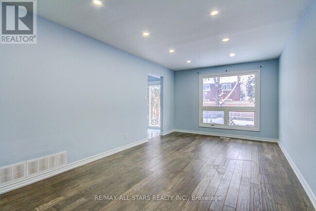 Photo - 50 Verne Cres