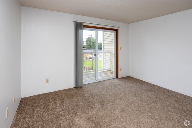 2BR, 1BA - 960 SF - Living Area