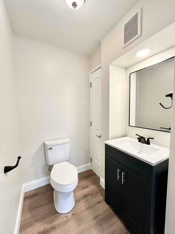 Photo - 62 East Ave Unidad C_ east