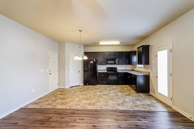 Photo - 494 Lobdale Falls Dr