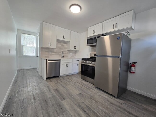 Building Photo - 128 1st St Rental