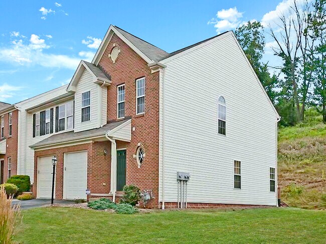 Photo - 767 Norwegian Spruce Dr