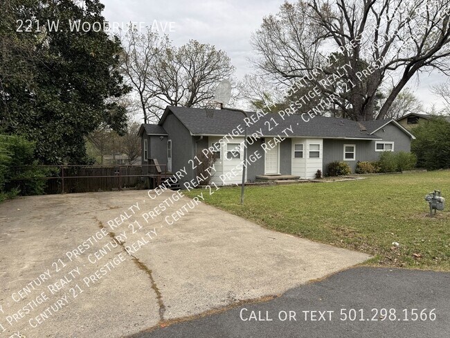 Photo - 221 W Woodruff Ave