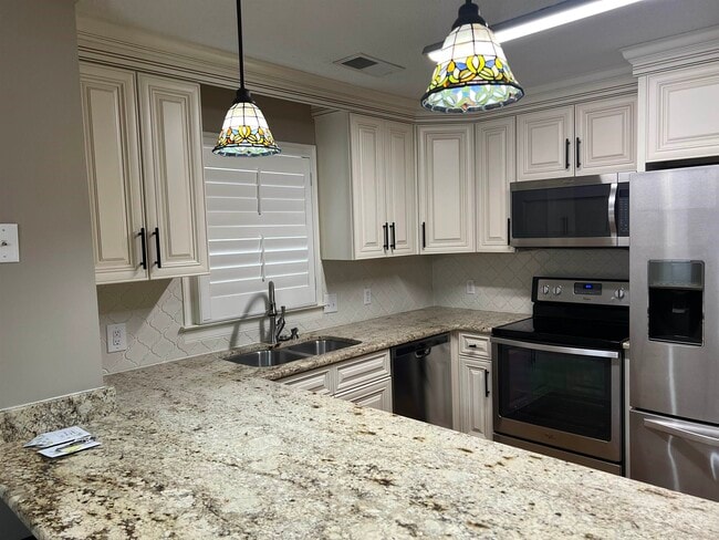 Photo - 370 Goldfinch Cove
