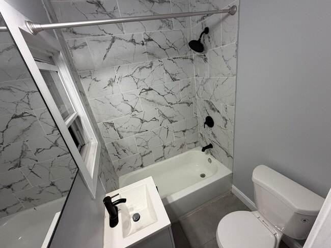 Photo - 360-362-362 Peshine Ave Unit 360-362 peshine #2