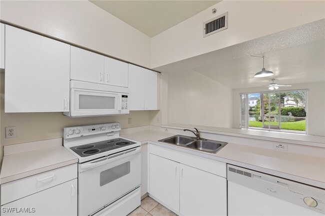 Building Photo - 3250 Cypress Glen Way Unit 406