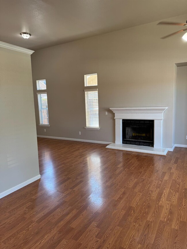 Photo - 1863 E Ryan Ln