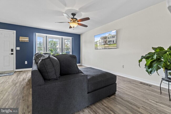 310 Crescent Blvd