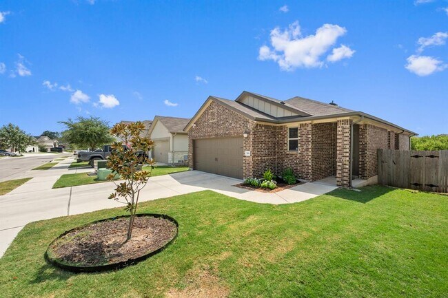 Photo - 329 Serpens St