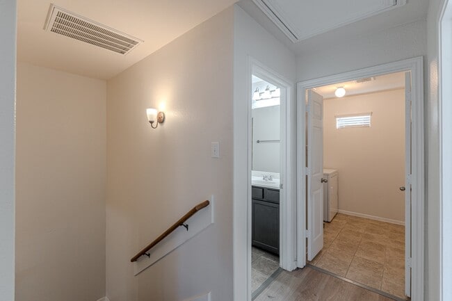 Building Photo - 13527 Vista De Oro St