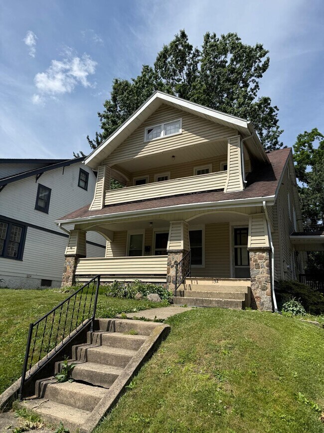 132 Crescent Dr